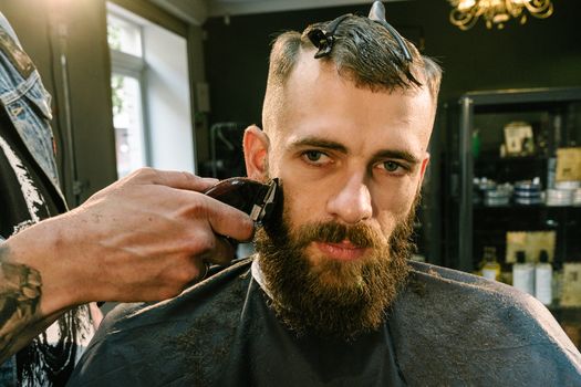 Zastřihovač vousů MŠ Beard 3in1